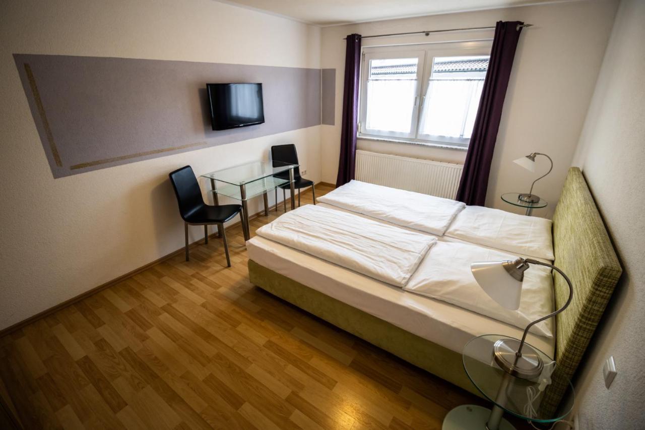 Hotel Gasthof Roessle 韦因加尔滕 外观 照片
