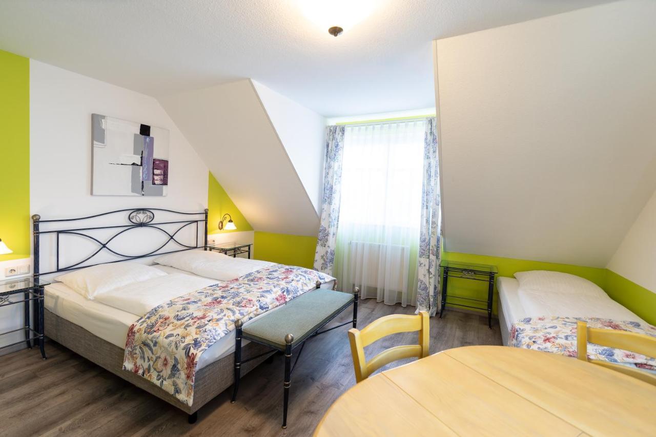 Hotel Gasthof Roessle 韦因加尔滕 外观 照片