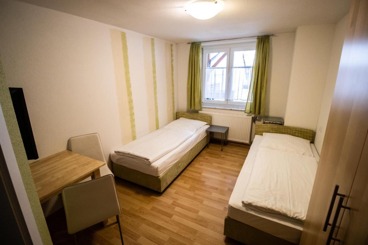 Hotel Gasthof Roessle 韦因加尔滕 外观 照片