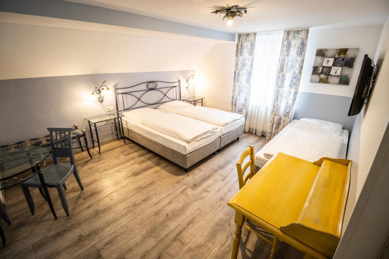 Hotel Gasthof Roessle 韦因加尔滕 外观 照片
